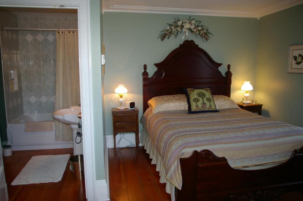 Royal Manor Bed & Breakfast Ниагара-он-те-Лейк Номер фото