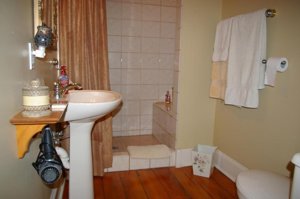 Royal Manor Bed & Breakfast Ниагара-он-те-Лейк Номер фото